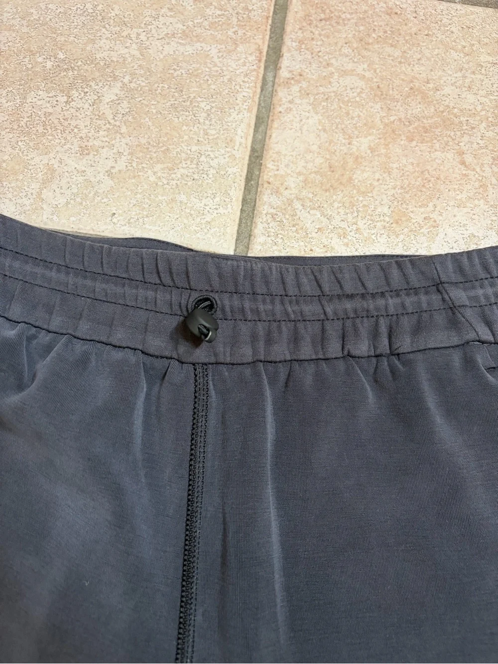 NWOT Lululemon Softstreme High-Rise Short 4